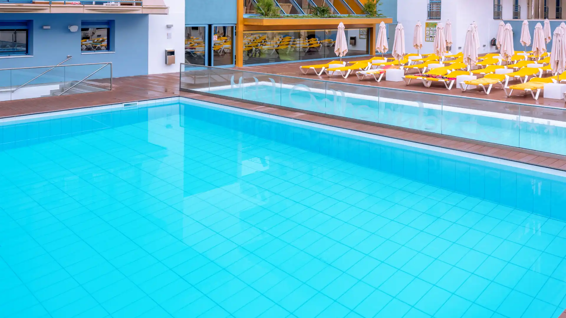 piscina hotel alhambra santa susanna