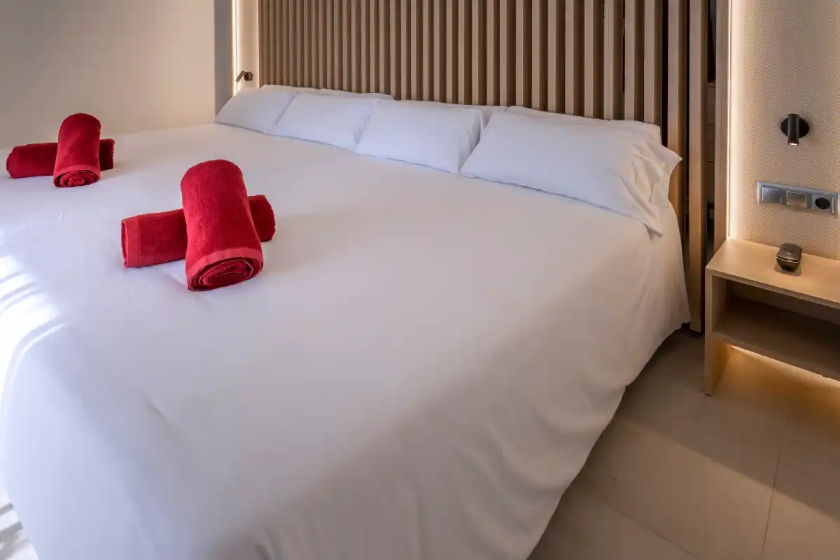 suite deluxe hotel alhambra santa susanna