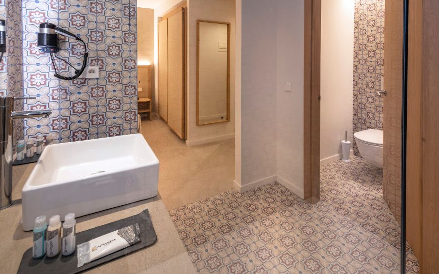 Lavabo habitación hotel Alhambra Santa Susanna Lavabo habitación hotel Alhambra Santa Susanna