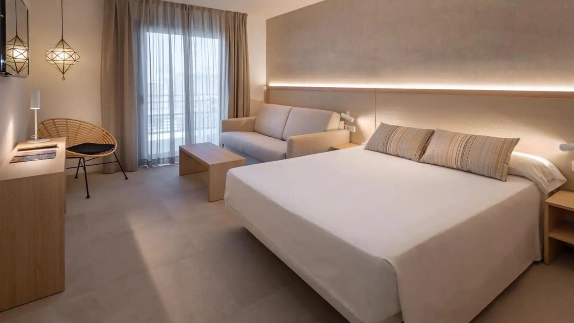 junior suite hotel alhambra santa susanna